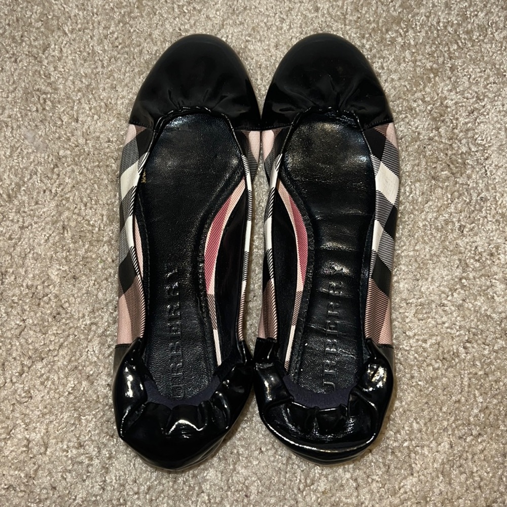 Burberry flat never worn shoes